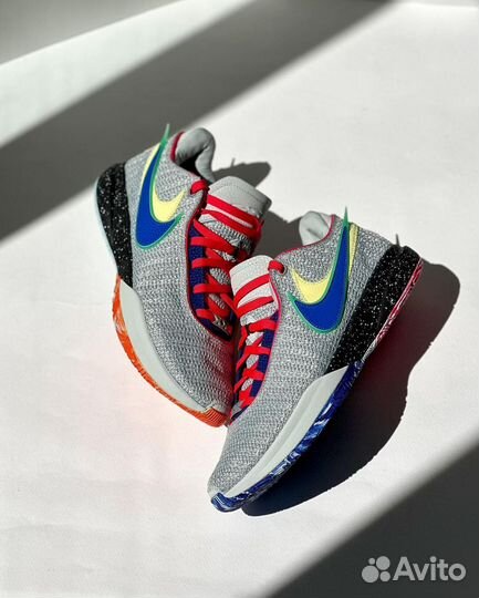 Баскетбольные кроссовки Nike Lebron 20