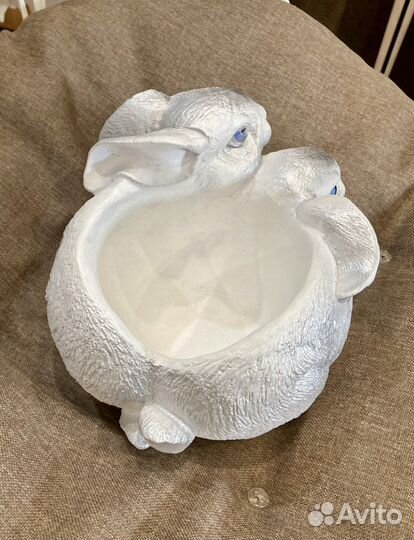 Кролик конфетница