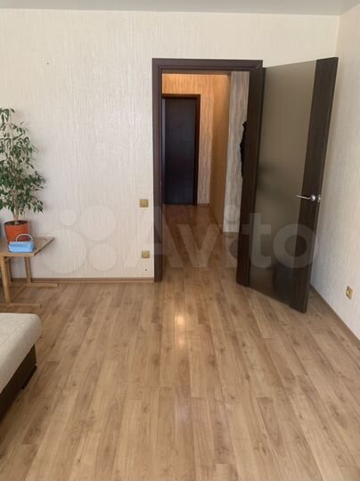 2-к. квартира, 63 м², 8/10 эт.