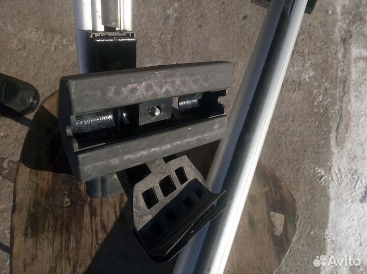 Поперечины на крышу без рейлингов