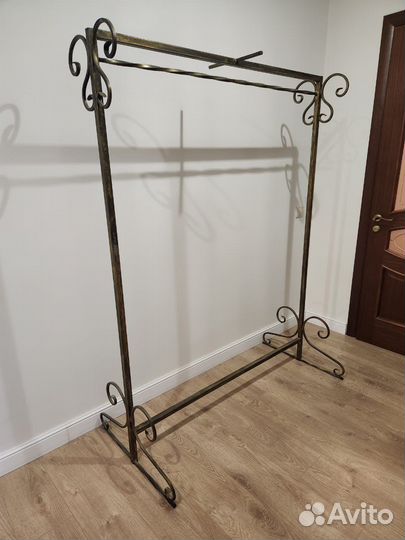 Вешалка напольная кованная