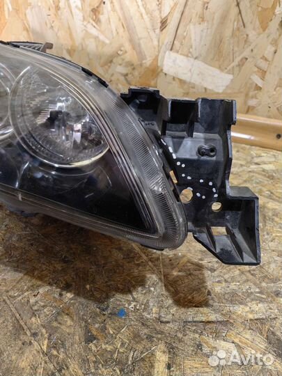 Фара правая Ксенон Мазда 3 BK седан до рестайлинг