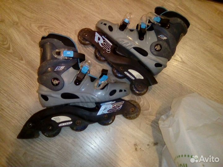 Роликовые коньки