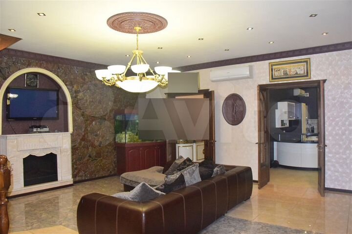 Коттедж 550 м² на участке 25 сот.