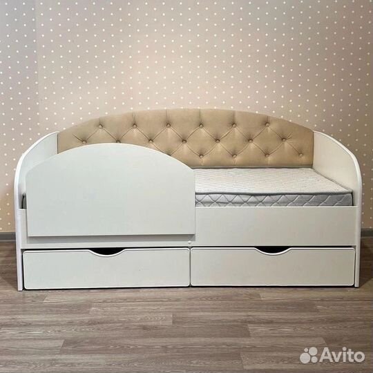 Детская кровать с мягкой спинкой и ящиками