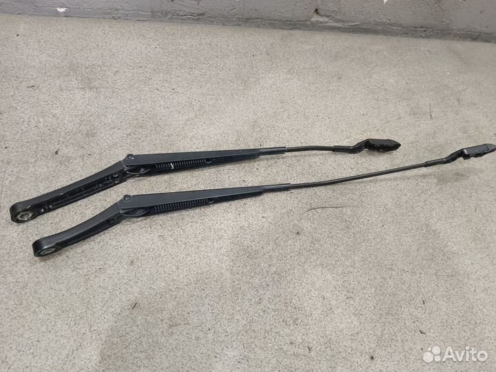 Поводок дворников для Volkswagen Passat CC