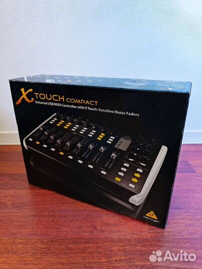 Behringer X-Toutch Compact (Контроллер)