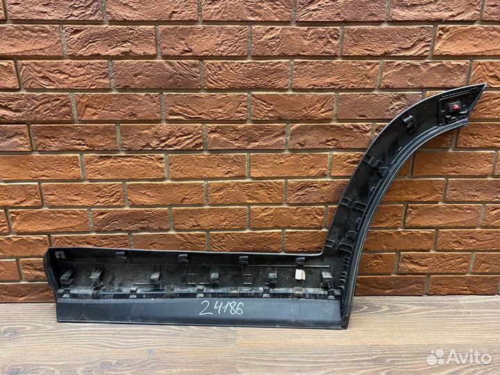 Накладка двери задней правой Hyundai Tucson 2021+