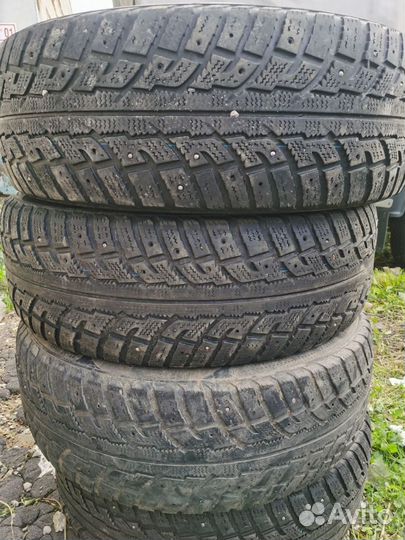 Kumho I'Zen Stud Snow KW11 245/70 R16 107T