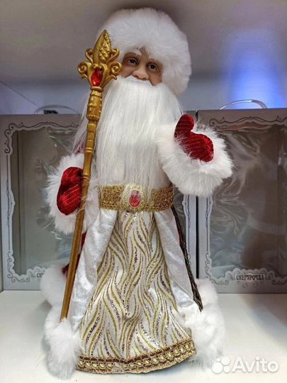 Фигурка деда мороза и снегурочки