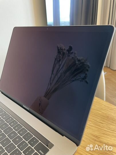 Macbook pro 15 2019 i9 512gb