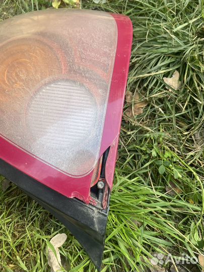 Фонарь задний поавый Nissan Almera N16