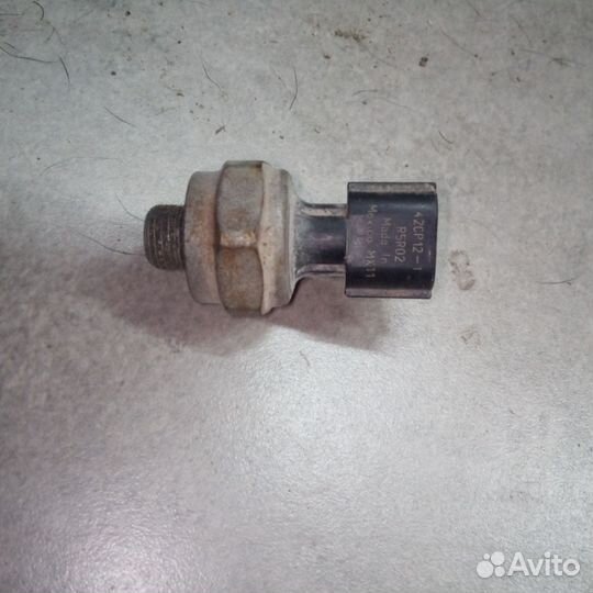 Датчик давления масла Nissan