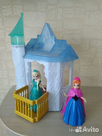 Анна и Эльза +замки
