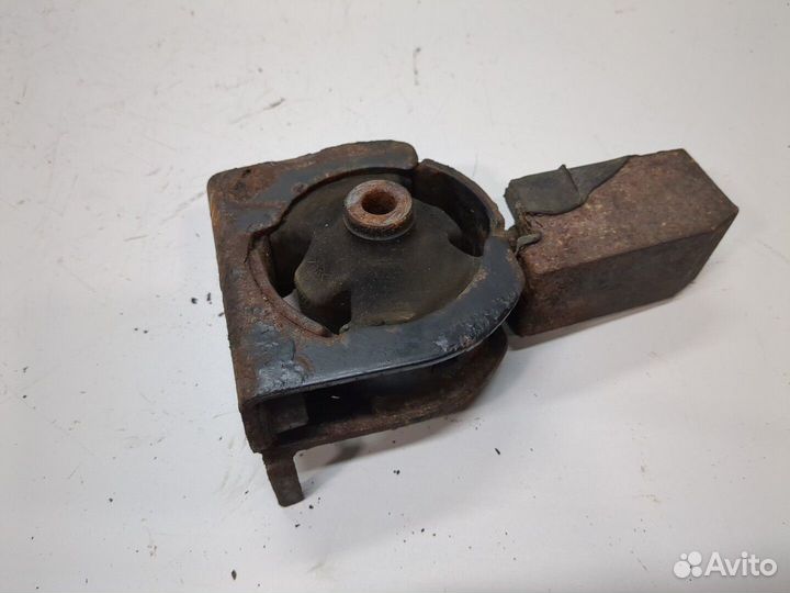 Подушка крепления двигателя Toyota Avensis 2, 2006
