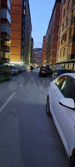 1-к. квартира, 72 м², 1/10 эт.