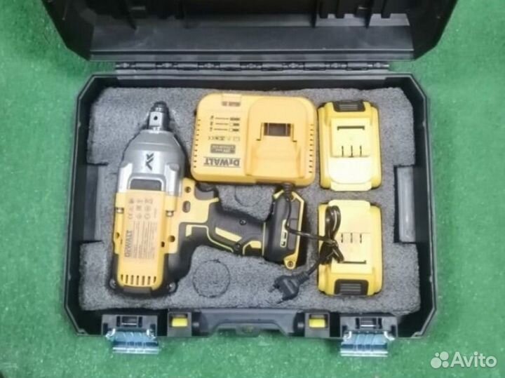 Гайковерт dewalt