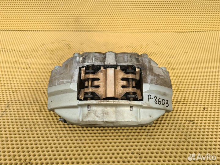 Суппорт akebono передний правый Infiniti Fx37S