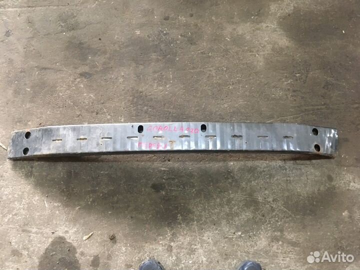 Усилитель переднего бампера