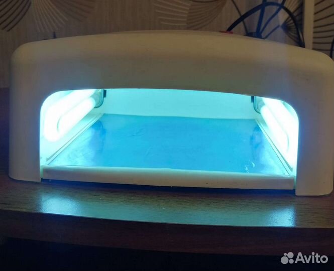 Лампа для сушки ногтей