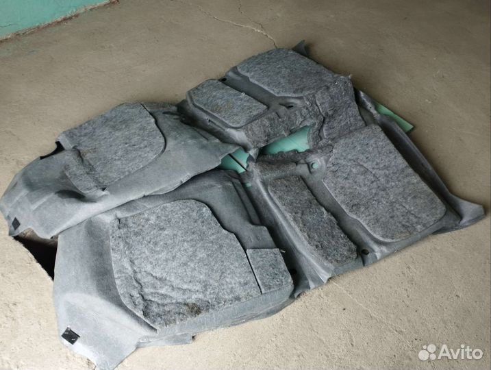 Автомобильный ковролин