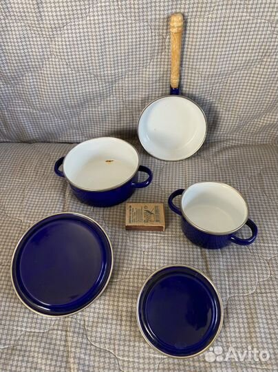 Набор эмалированной посуды в миниатюре