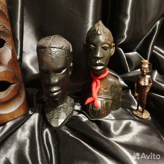 Бюст и маска из чёрного дерева