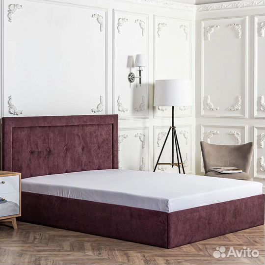 Кровать с матрасом