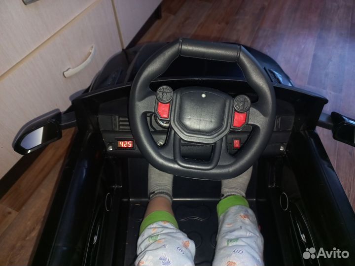 Детский электромобиль бу