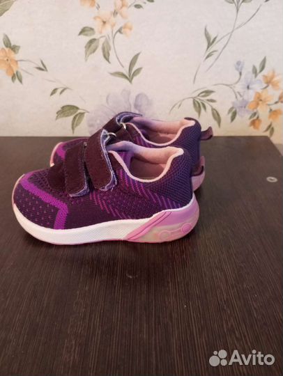Кроссовки для девочки 22