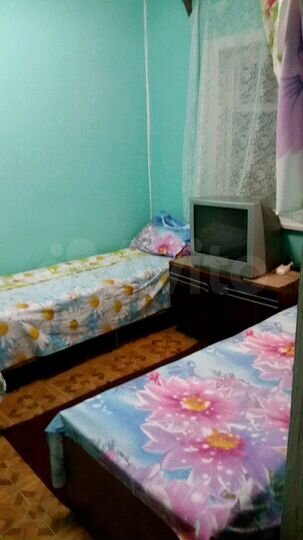 Комната 18 м² в 8-к., 1/2 эт.