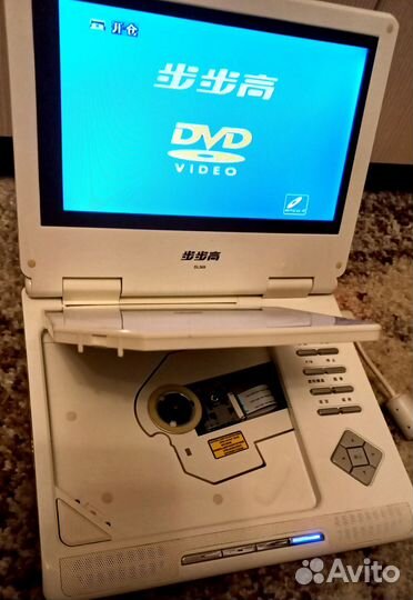 Портитивный DVD проигрыватель BBK DL369 белый