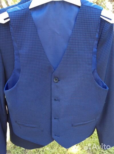 Школьная форма пиджак+жилетка размер 122 128