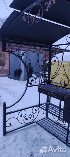 Мангальная зона с крышей