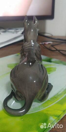 Фарфоровые статуэтки Дог