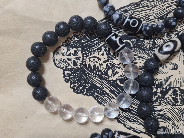 Браслеты из натуральных камней с бусинами дзи