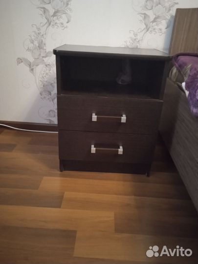 Тумба прикроватная