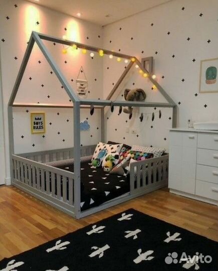 Детская кровать из бука