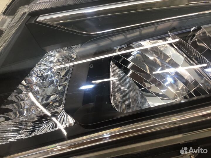 Фара правая Toyota RAV 4 2018