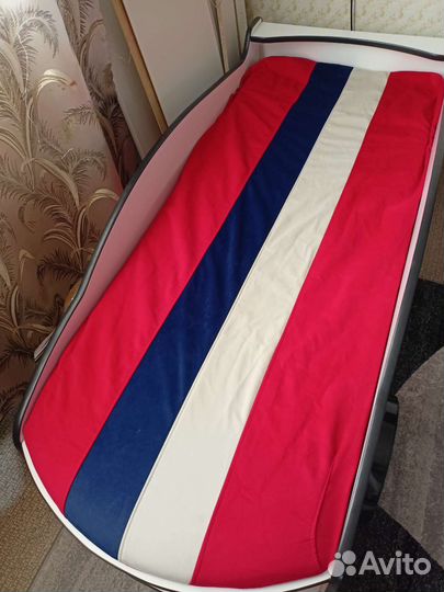 Детская кровать машина