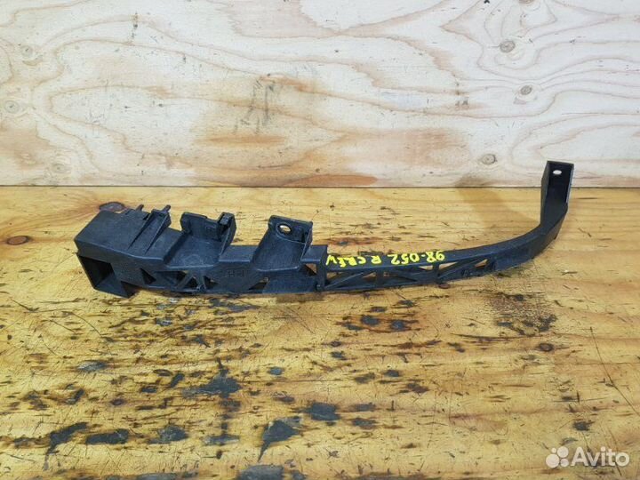 Планка под фару прав. перед. mazda premacy