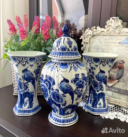 Роскошные вазы от известной мануфактуры Delft