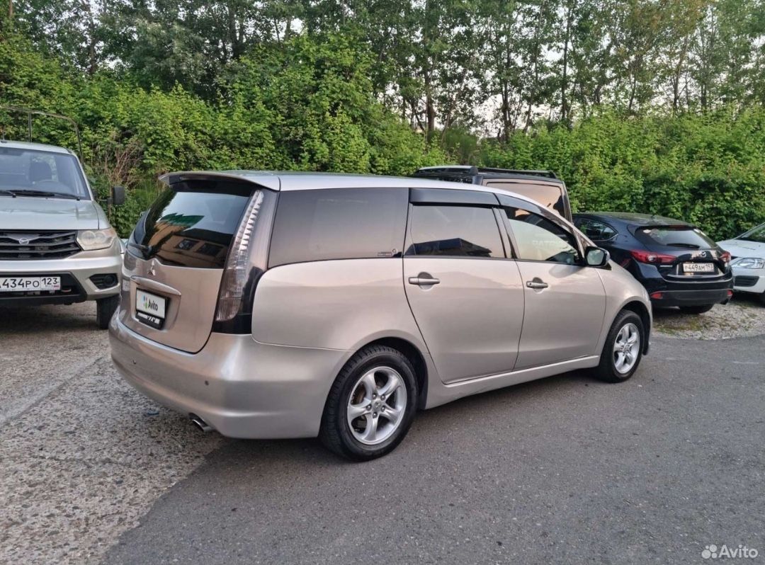 Mitsubishi Grandis: фото из отзыва