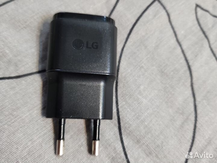 Зарядное устройство для телефона LG