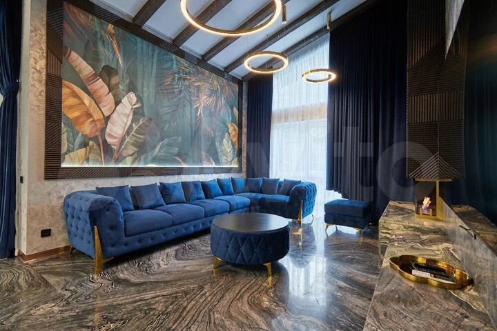 Коттедж 300 м² на участке 7 сот.