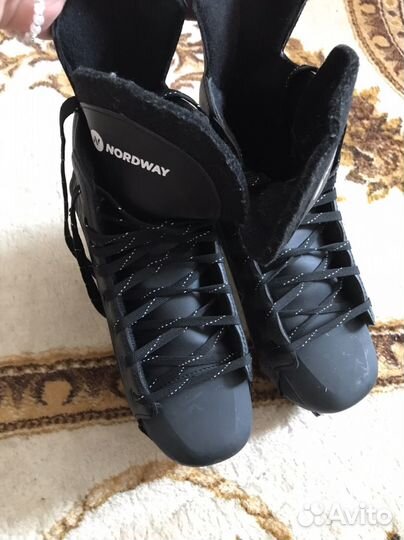 Коньки хоккейные 39 размер