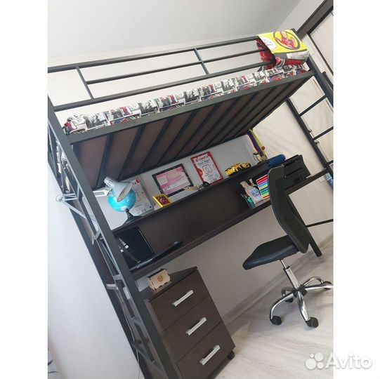 Кровать-чердак лофт с компьютерным столом и тумбой