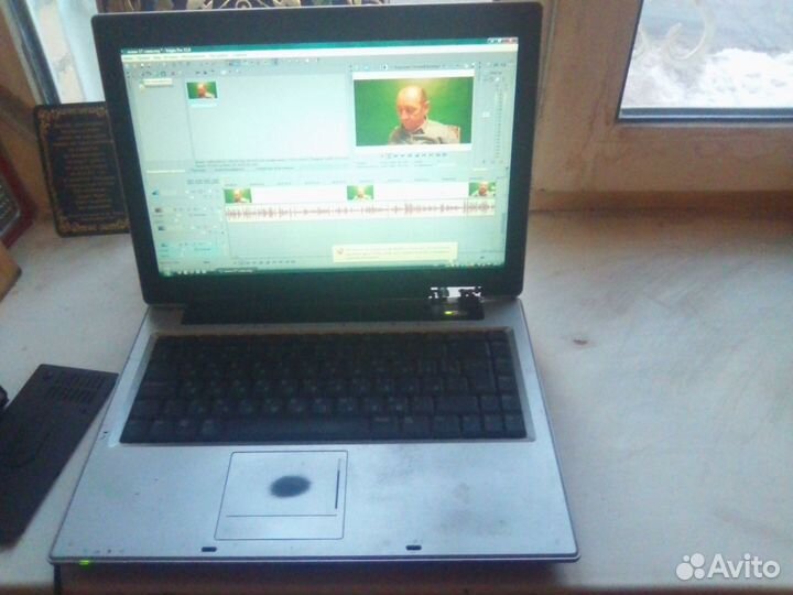 Два ноутбука асус два ЖК монитора