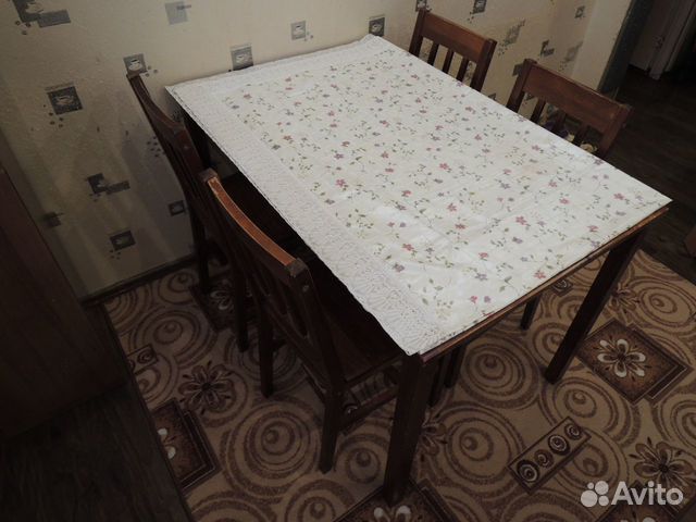 Кухонный стол + 4 стула