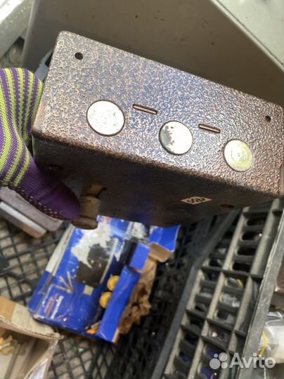 Дверной замок гаражный